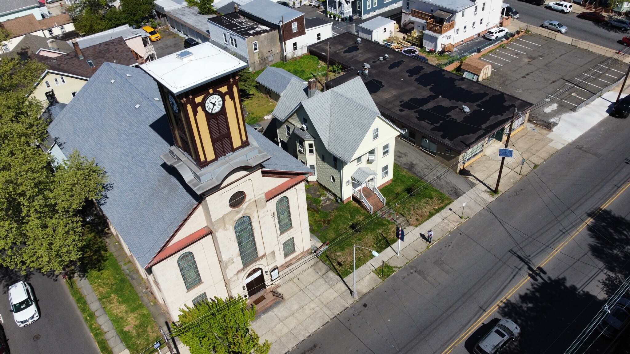 331-341 High St, Perth Amboy, NJ portefeuille de 1 propriétés à vendre sur LoopNet.ca Photo du bâtiment- Image 1 de 5