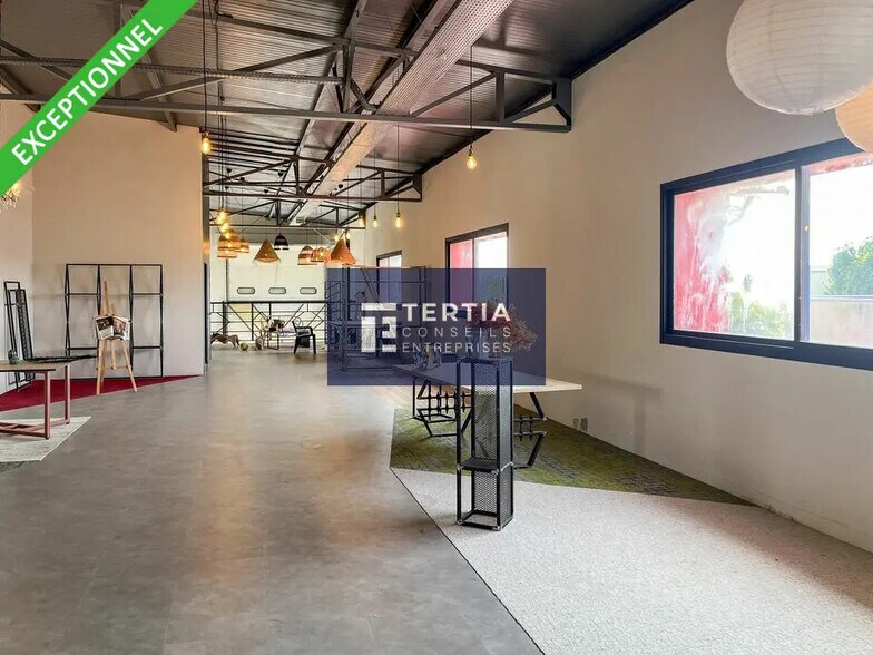 Flex in Mauguio for lease - Building Photo - Image 2 of 10