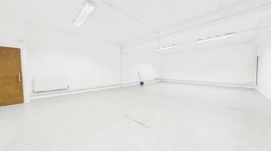 Cross Hl, Stoke On Trent for lease Interior Photo- Image 2 of 11