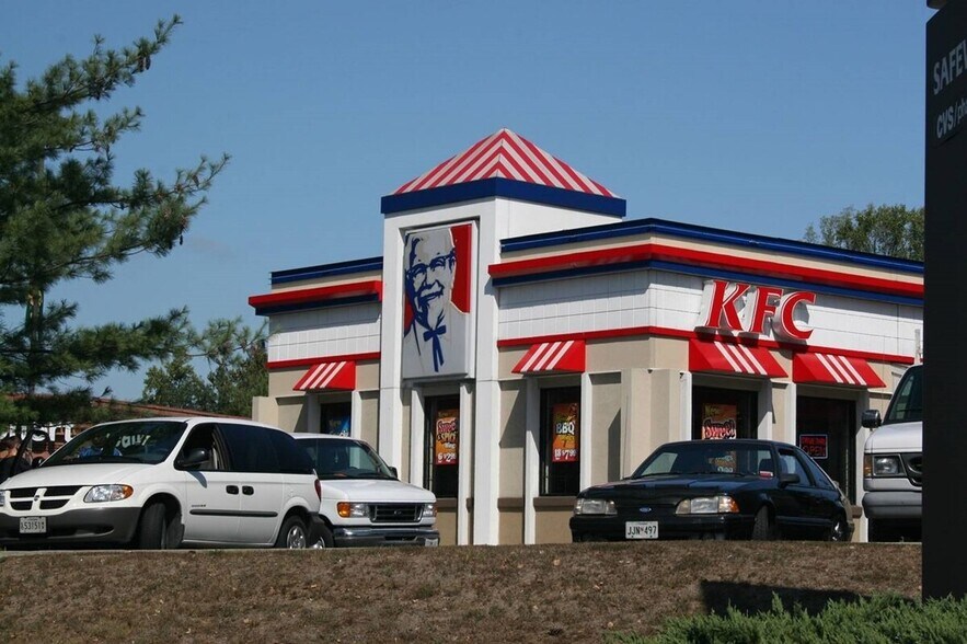 28-50 Watkins Park Dr, Upper Marlboro, MD for lease - Building Photo - Image 2 of 4