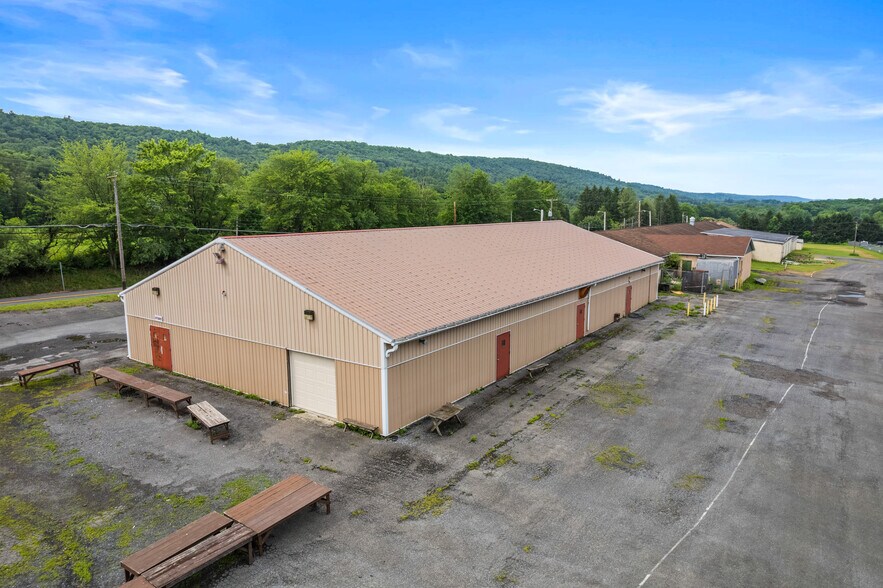 2522 Blakeslee Boulevard Dr E, Lehighton, PA à vendre - Photo du bâtiment - Image 3 de 29