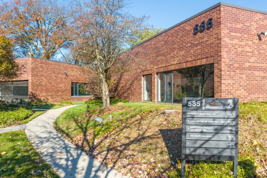 583-595 Skippack Pike, Blue Bell, PA à louer - Photo du bâtiment - Image 3 de 18