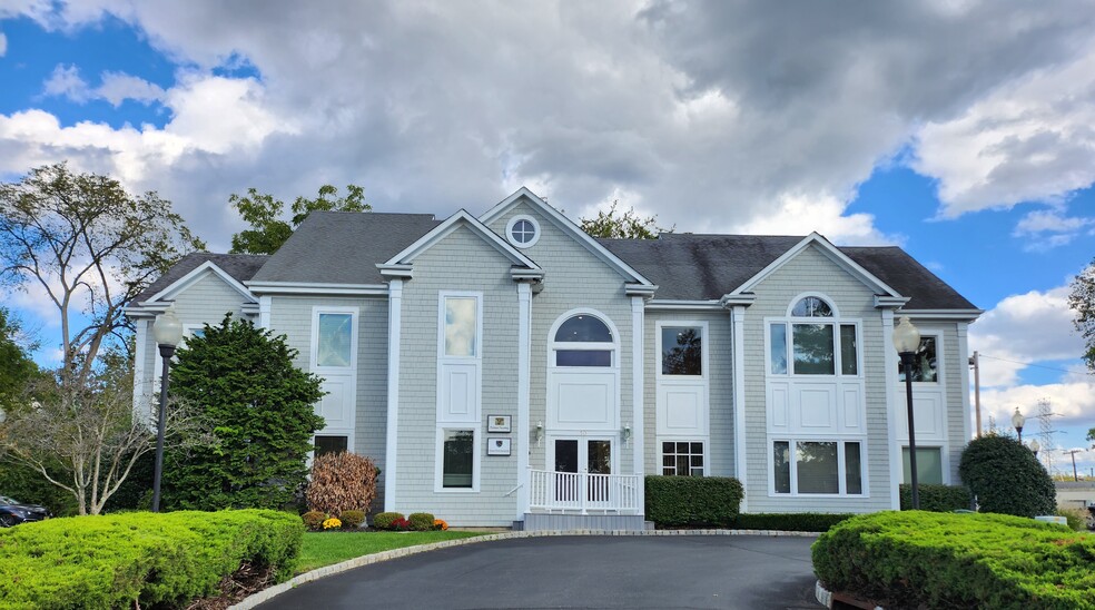 10 Townsquare, Chatham, NJ for lease - Building Photo - Image 1 of 1