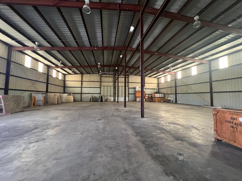 5809-5817 Centralcrest St, Houston, TX à louer - Photo du bâtiment - Image 2 de 6