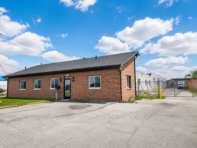 26272 Groesbeck Hwy, Warren, MI for sale - Building Photo - Image 1 of 9