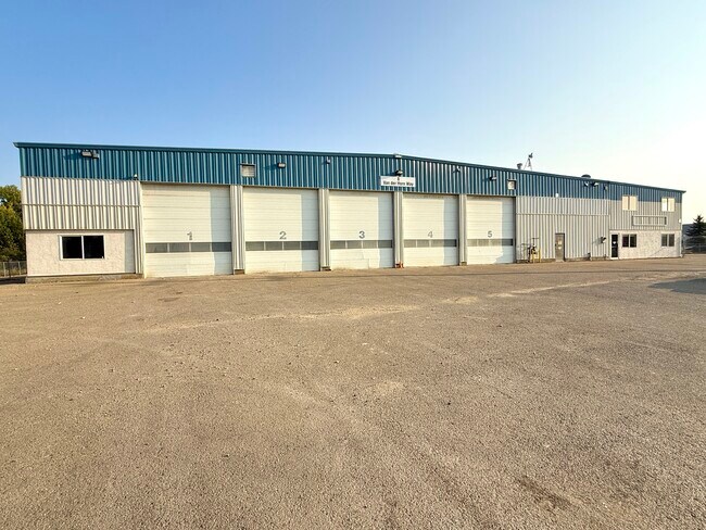 Plus de détails pour 8 Van Der Horn Way, Red Deer County, AB - Industriel à louer