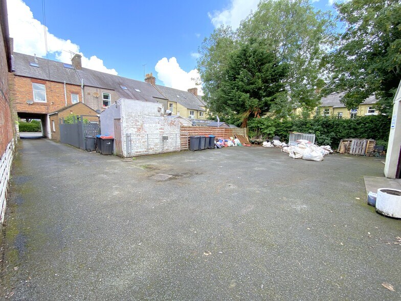 78 Brooms Rd, Dumfries à vendre - Photo du bâtiment - Image 2 de 6