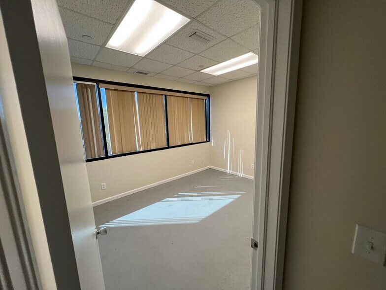 9123 N Military Trl, Palm Beach Gardens, FL à louer - Photo du bâtiment - Image 3 de 20