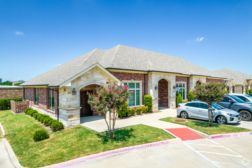 8765 Stockard Dr, Frisco, TX à vendre - Photo du bâtiment - Image 1 de 17