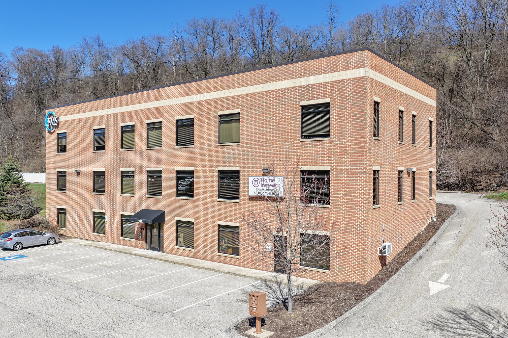 491 E Bruceton Rd, Pleasant Hills, PA for lease Primary Photo- Image 1 of 5