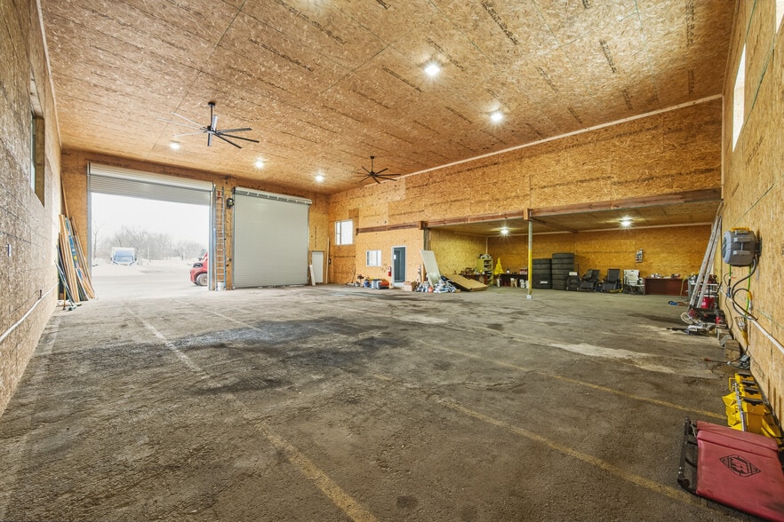 1319 Tile Factory Ln, Louisville, KY for lease - Building Photo - Image 3 of 24