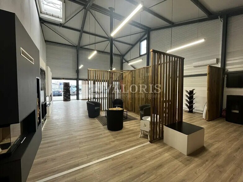 Retail in Limas for sale - Building Photo - Image 3 of 16