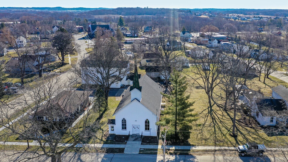 1529 Church -1, Lyons, WI à vendre - Photo du bâtiment - Image 2 de 30