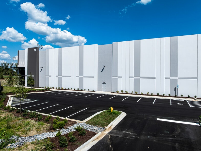 230 Innovation Way, Hendersonville, TN for lease - Building Photo - Image 3 of 9