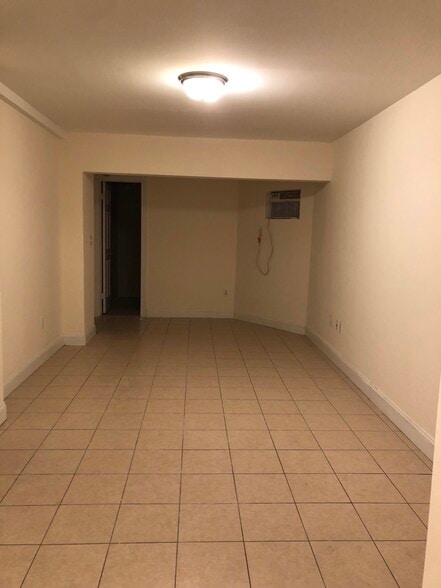 42 W 65th St, New York, NY for lease - Interior Photo - Image 3 of 13