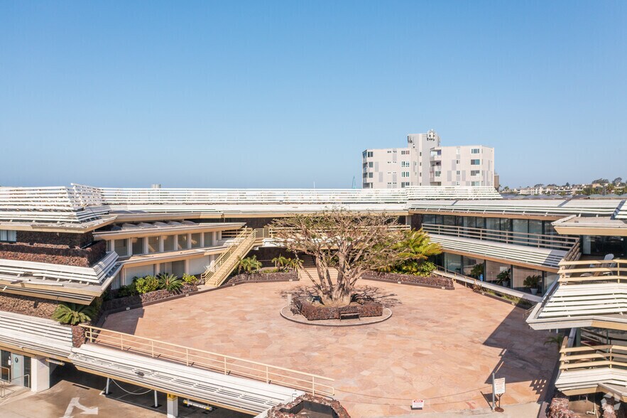 2901 W Coast Hwy, Newport Beach, CA à louer - Photo du bâtiment - Image 3 de 15