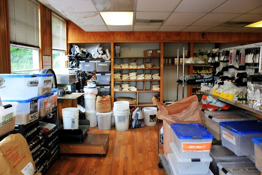 2703 Marine Dr, Astoria, OR à vendre - Photo intérieure - Image 3 de 17