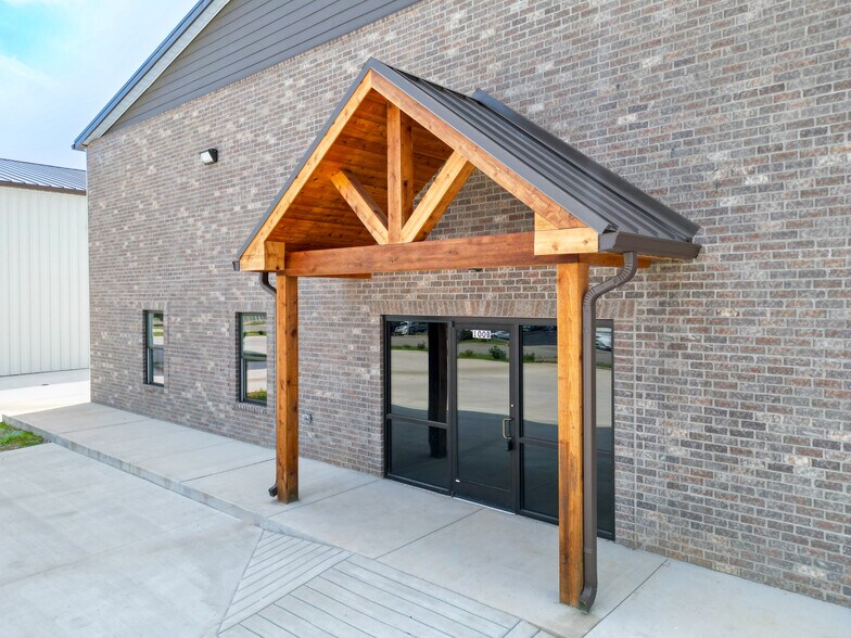 100 Industrial Dr, Clarksville, TN à louer - Photo du bâtiment - Image 2 de 11