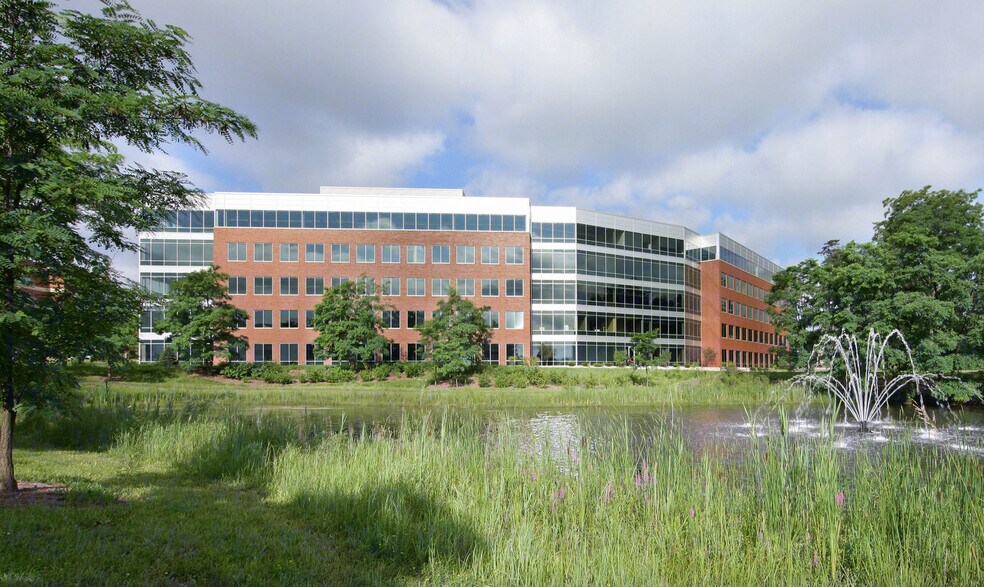 10700 W Research Dr, Milwaukee, WI for lease - Building Photo - Image 1 of 12