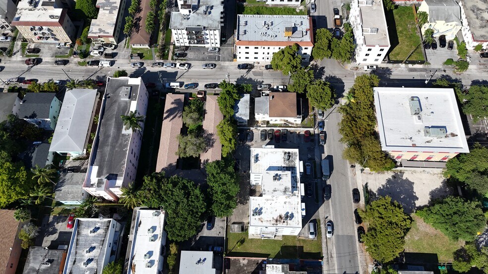 520 SW 4th St, Miami, FL à vendre - Photo du bâtiment - Image 3 de 14