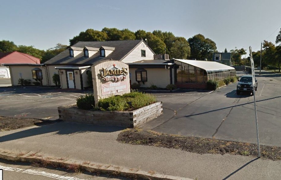 769 Bedford St, Whitman, MA à louer - Photo du bâtiment - Image 3 de 4