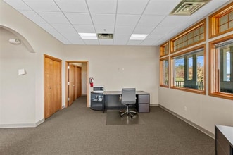3233 Business Park Dr, Stevens Point, WI for lease Interior Photo- Image 2 of 5