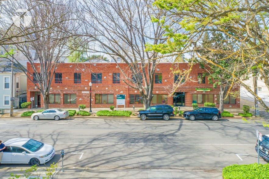 520 9th St, Sacramento, CA à vendre - Photo du bâtiment - Image 3 de 21