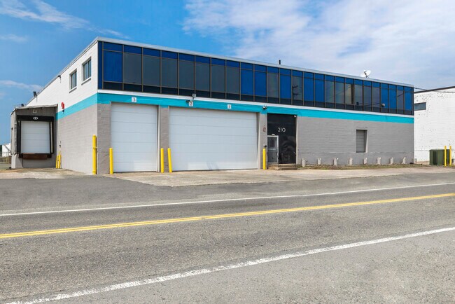 Plus de détails pour 210 Beacham St, Everett, MA - Industriel à louer