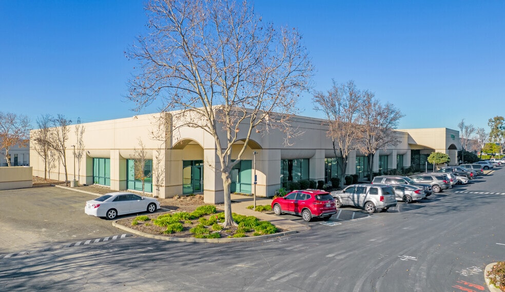 1909-1971 Milmont Dr, Milpitas, CA for lease - Building Photo - Image 1 of 4