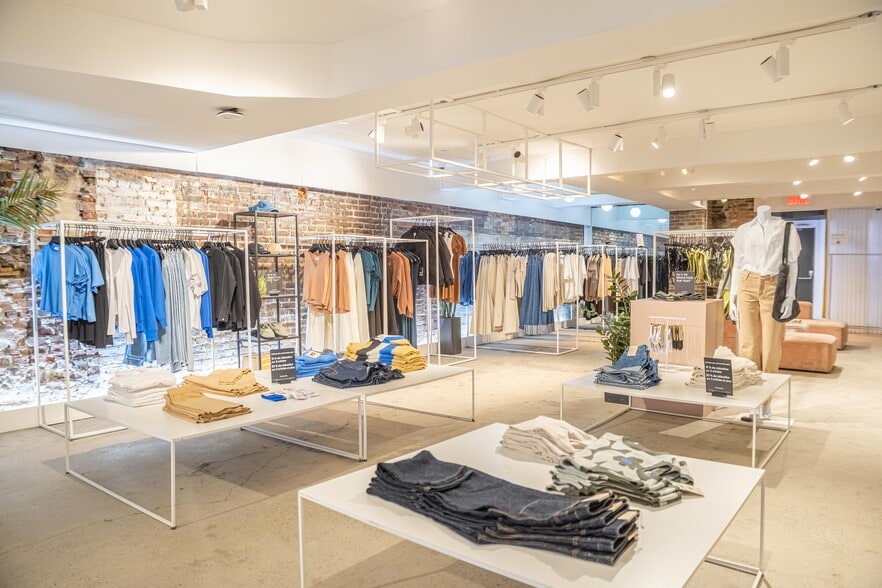 1420-1432 Rue Stanley, Montréal, QC à louer - Photo du bâtiment - Image 3 de 9