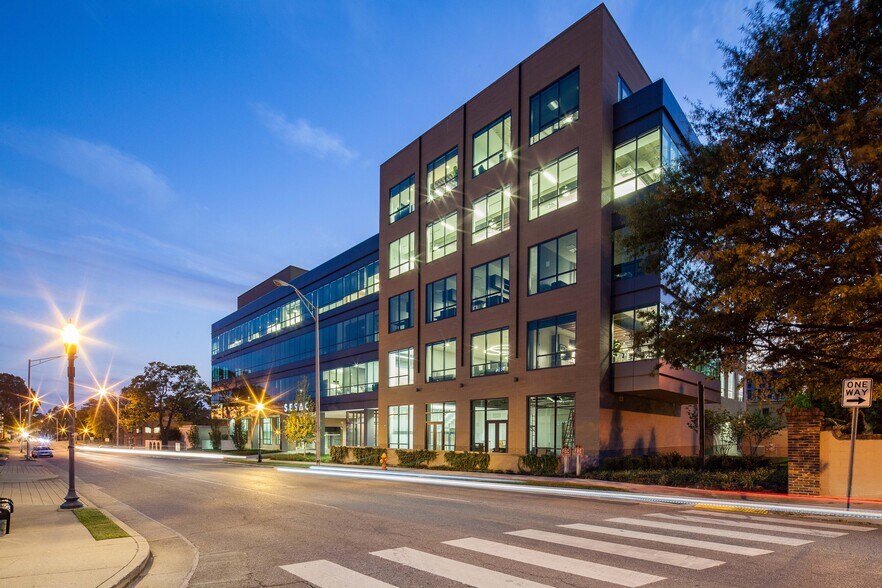 35 Music Sq E, Nashville, TN à louer - Photo du bâtiment - Image 3 de 13