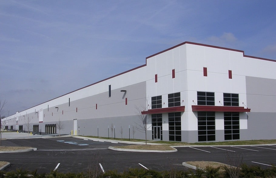 600 S Perry Rd, Plainfield, IN for lease - Building Photo - Image 2 of 7