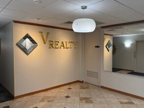 420 Columbus Ave, Valhalla, NY à louer Photo intérieure- Image 2 de 2