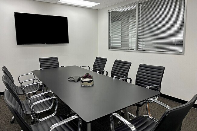Plus de détails pour 500 S Sepulveda Blvd, Los Angeles, CA - Coworking à louer