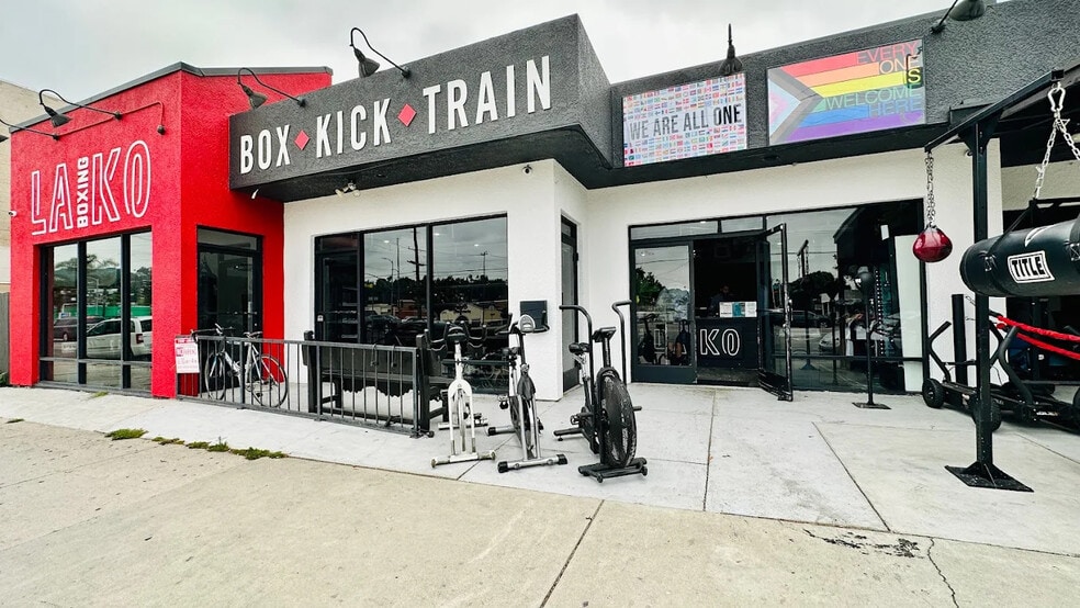 4419-4423 Eagle Rock Blvd, Los Angeles, CA for lease - Interior Photo - Image 2 of 11