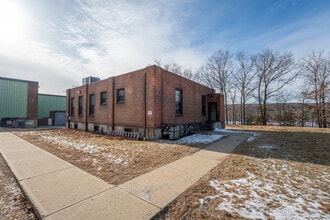 30 Harris St, Putnam, CT for lease Building Photo- Image 1 of 12