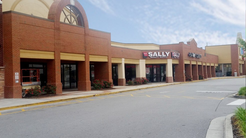 156 Tom Hill SR Blvd, Macon-Bibb, GA à louer - Photo du bâtiment - Image 3 de 5