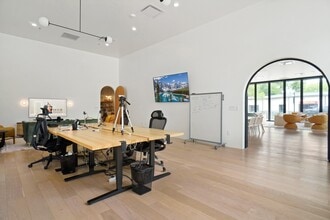 409 N Oak St, Roanoke, TX for sale Interior Photo- Image 2 of 16