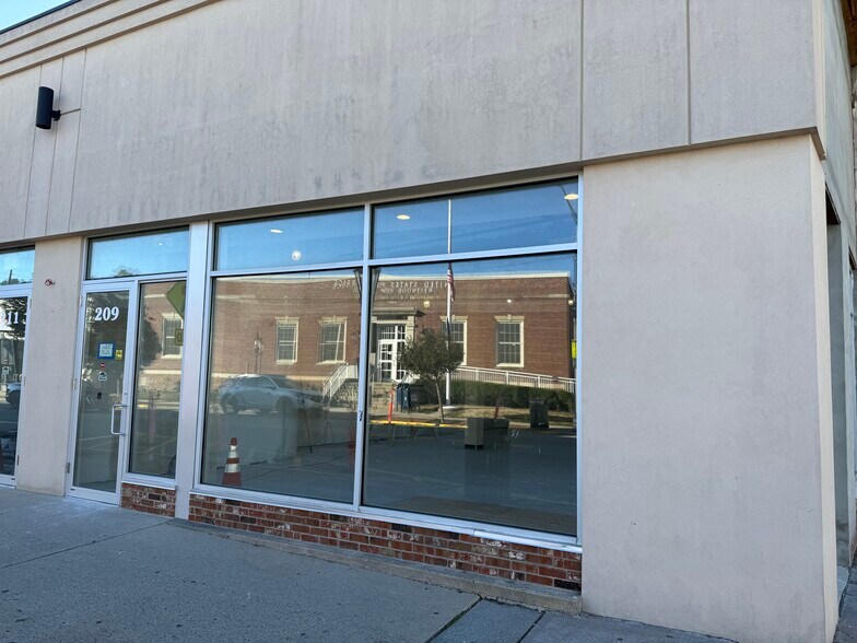 209-211 Westwood Ave, Westwood, NJ à louer - Photo du bâtiment - Image 3 de 21