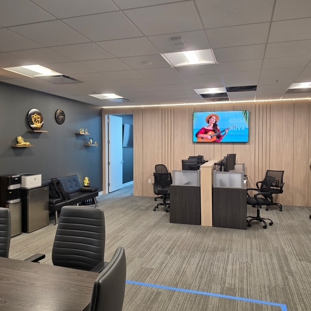 1695 NW 110th Ave, Miami, FL 33172 - Unité 2 - - Photo intérieure - Image 1 of 2