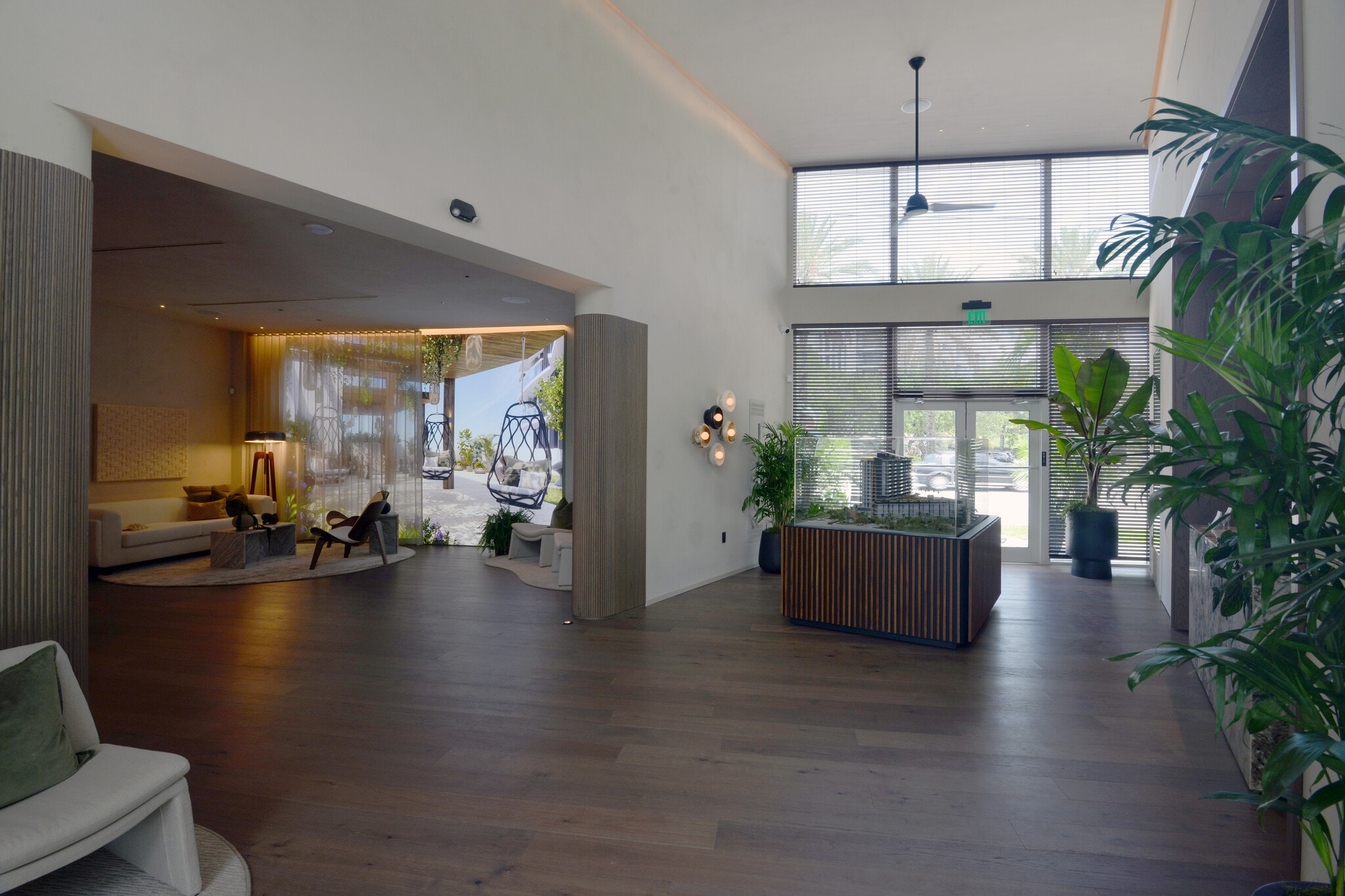 13750 Biscayne Blvd, North Miami Beach, FL for lease Interior Photo- Image 1 of 13