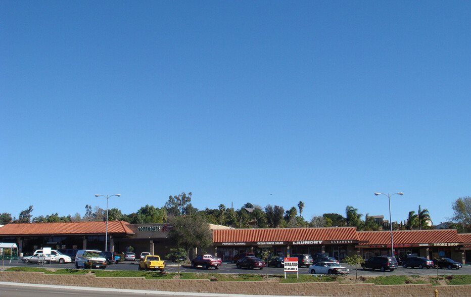 1328-1418 S Mission Rd, Fallbrook, CA for lease - Building Photo - Image 2 of 8