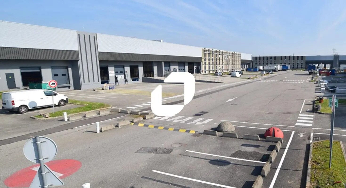 Flex in Corbas for lease Building Photo- Image 1 of 11