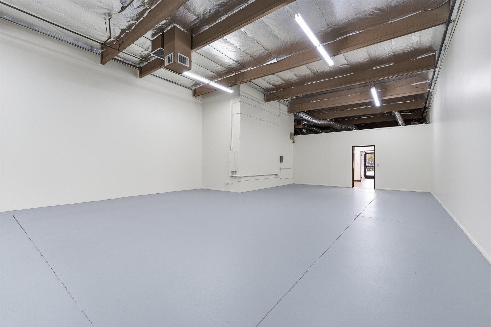 42207 6th St W, Lancaster, CA for lease Building Photo- Image 1 of 26