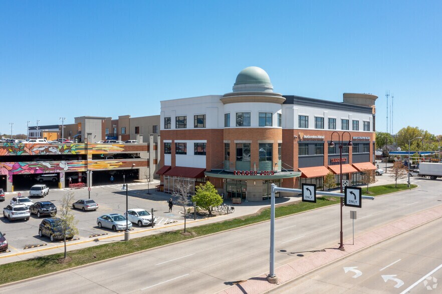 5900 N Port Washington Rd, Glendale, WI à louer - Photo du bâtiment - Image 3 de 27