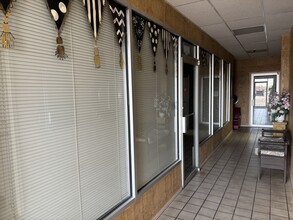 5217 50th St, Lubbock, TX for sale Interior Photo- Image 2 of 16