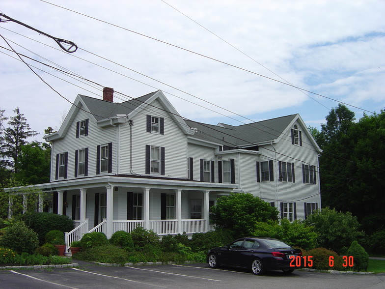 102 Gleneida Ave, Carmel, NY à vendre - Photo du bâtiment - Image 1 de 1