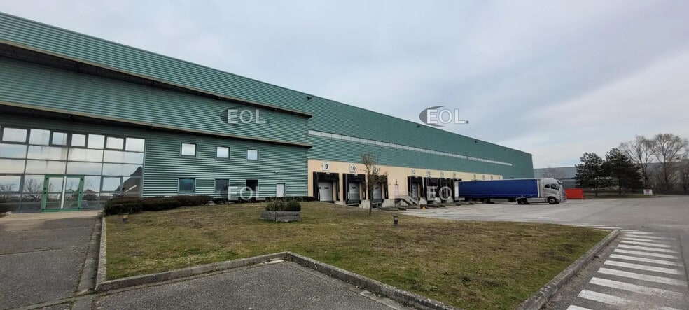 Industrial in Saint-Vulbas for lease - Building Photo - Image 2 of 8