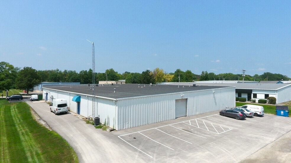 15252 Stony Creek Way, Noblesville, IN à vendre - Photo du bâtiment - Image 3 de 9
