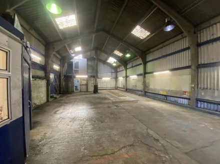 Selsdon Rd, South Croydon for lease - Interior Photo - Image 2 of 4